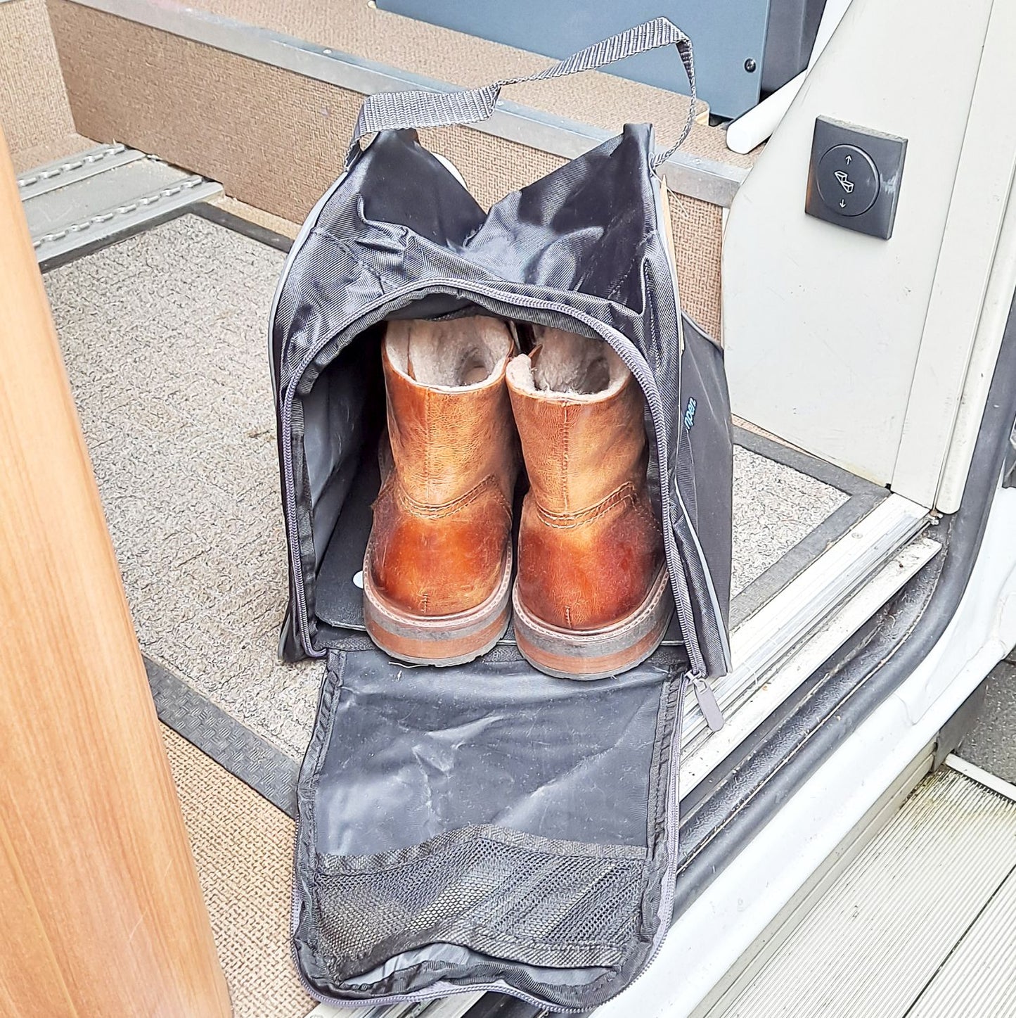 AST - die Antischmutz-Schuh-Tasche