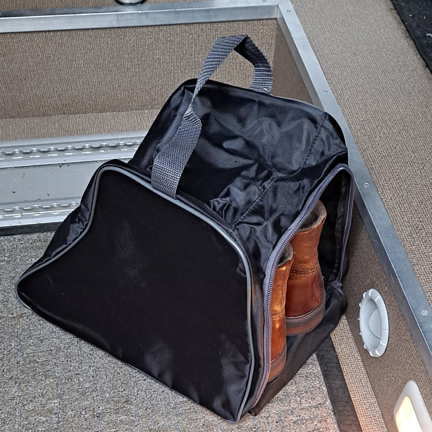 AST - die Antischmutz-Schuh-Tasche